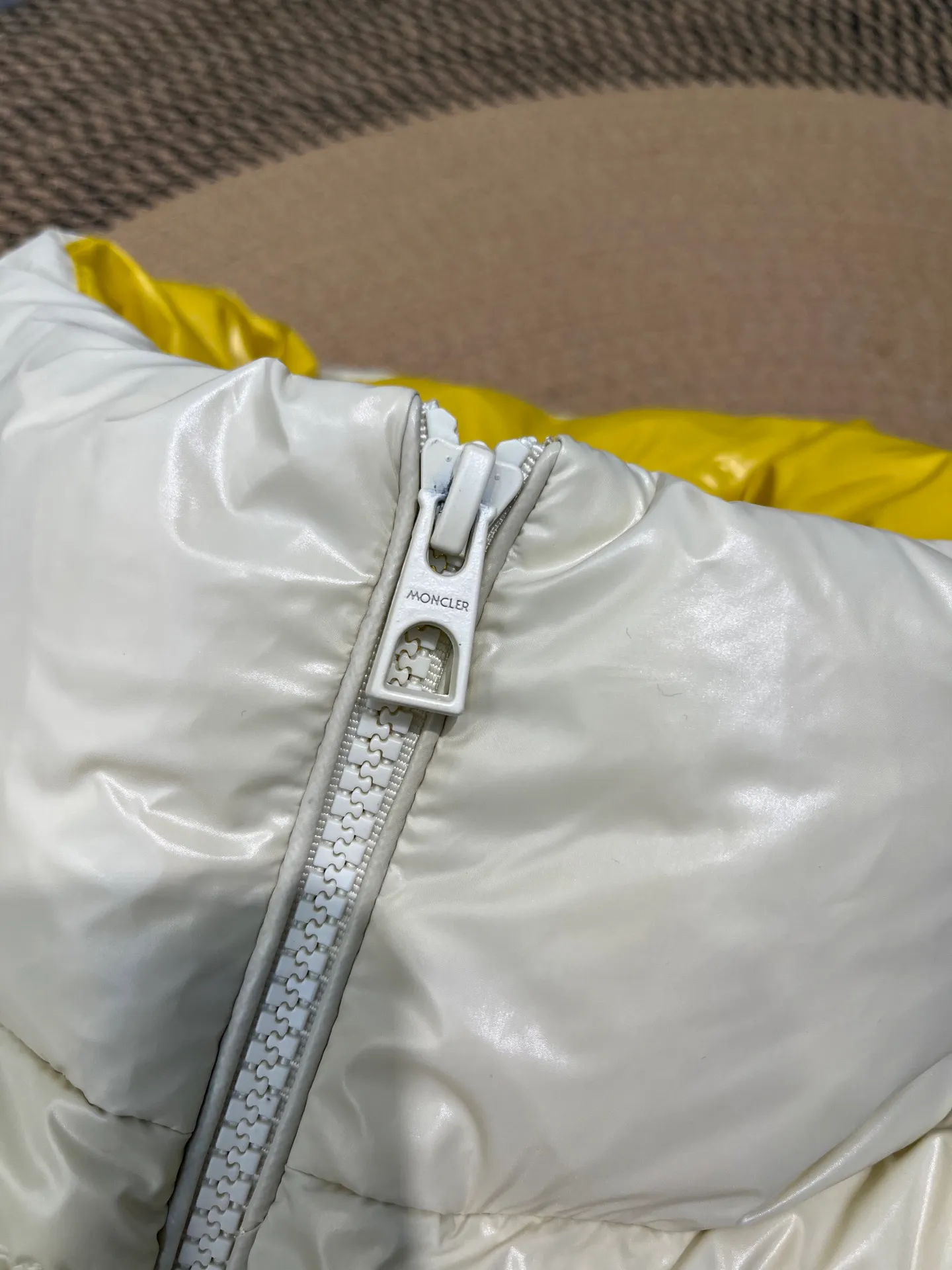 moncler 🌟 Moner Lipsi ， Moner Classic ， 。 lon laque ， 。 ： Size：12345 ：Cream White Black